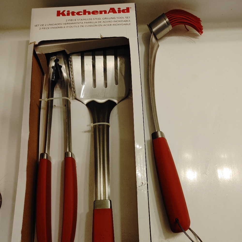 KitchenAid Grilling Set And Basting Brush
